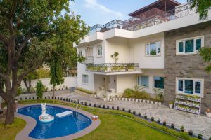 1 Amiras Entire Villa at Fateh Sagar, Udaipur