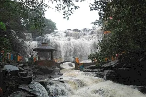 Ghatarani Waterfall, Chhattisgarh – Best Time to Visit, Trek & Travel Guide